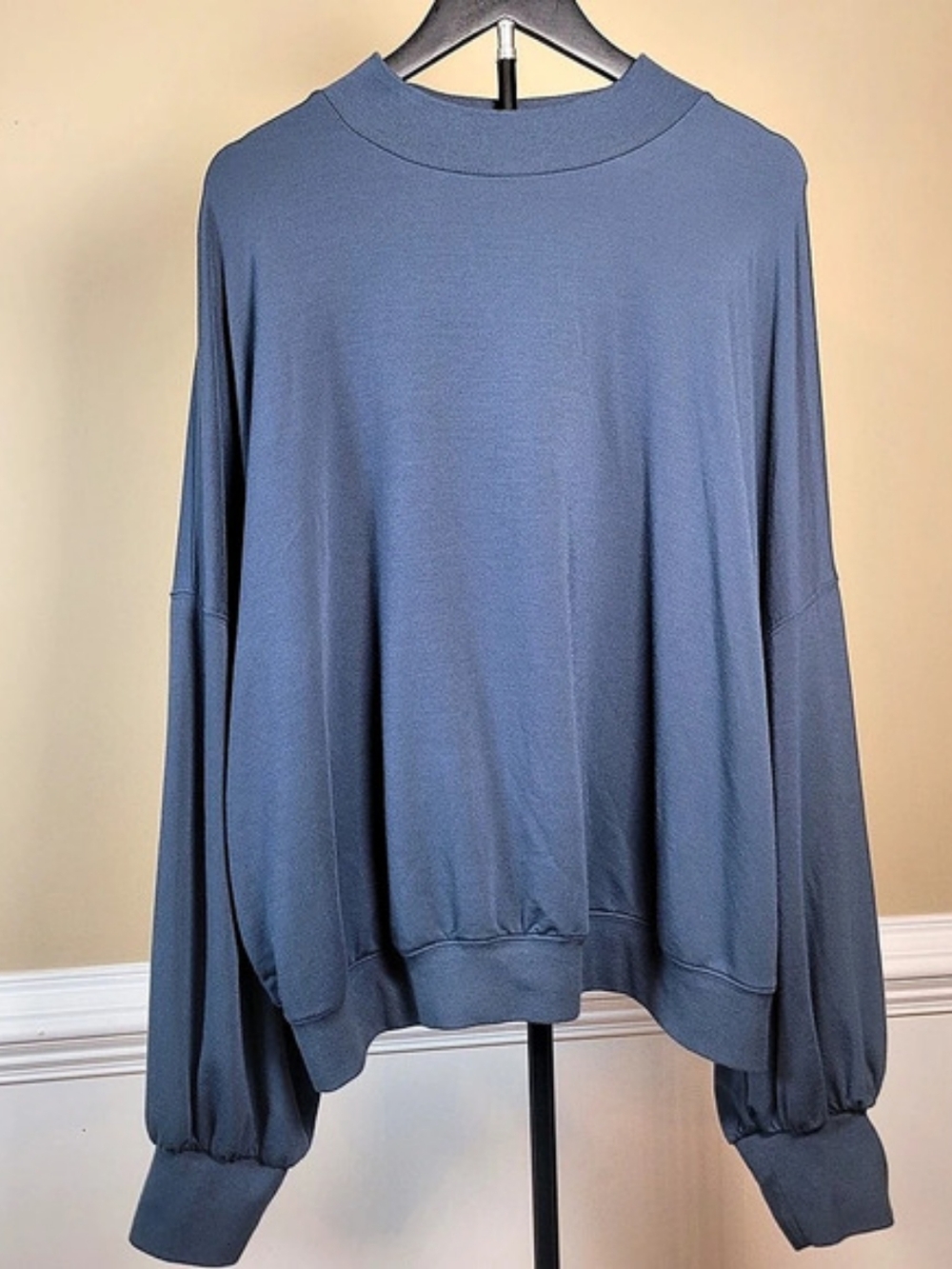 Fabletics Cozy Oversized Activewear Mock Neck Shirt Blue 2X Athleseisure